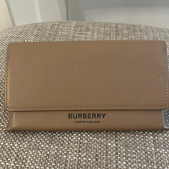 BURBERRY 🌸 Oversized Sunglasses Nova Check Temple - Picture 8 of 9